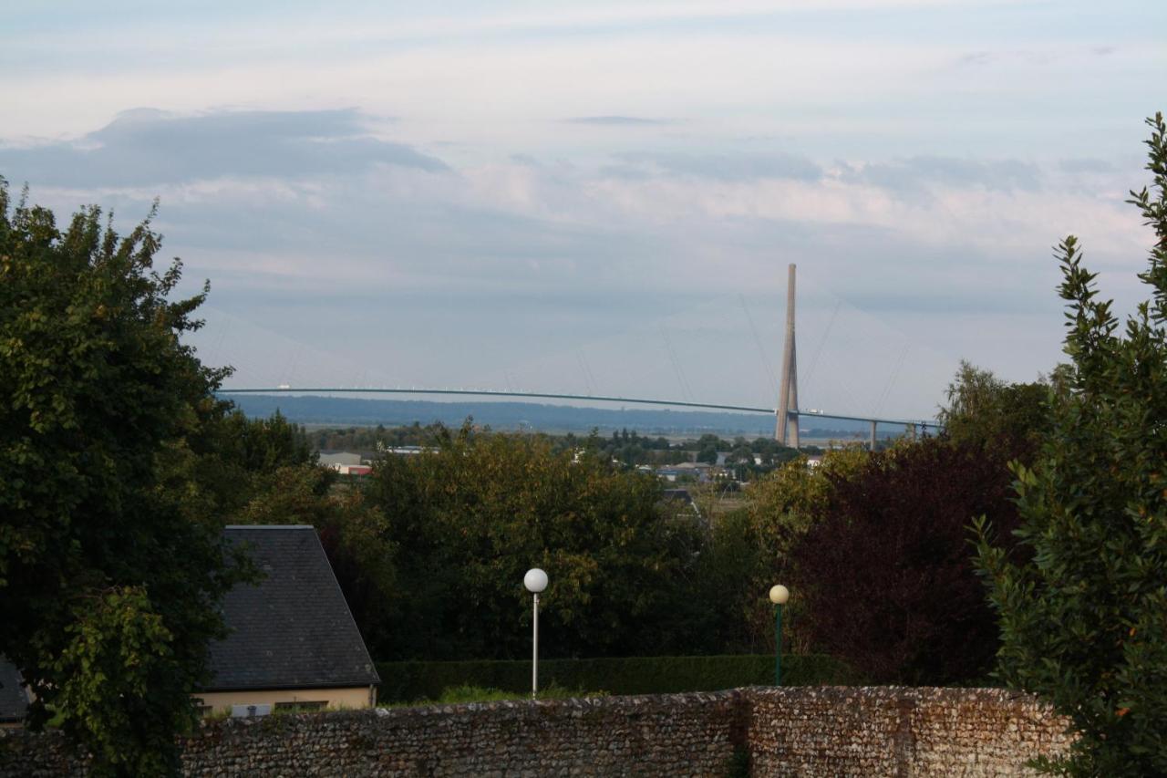 La Succursalle Honfleur Exteriör bild